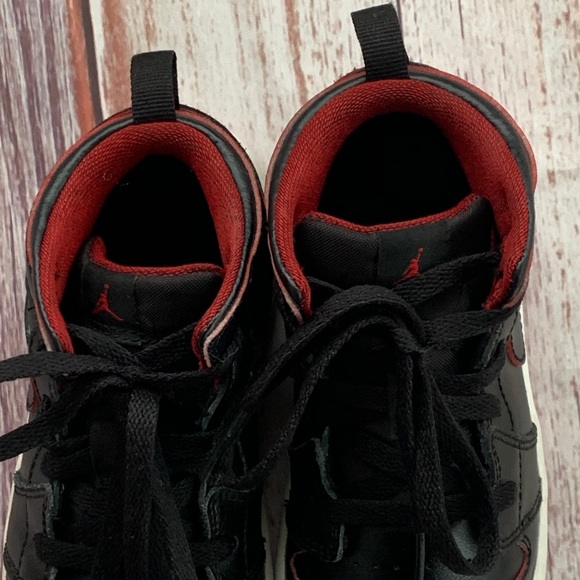 Toddler Boys Nike Air Jordan Sneakers. - Picture 7 of 14